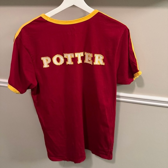 Harry Potter Gryffindor 07 Shirt | Wizarding World Universal Studios - Picture 2 of 6